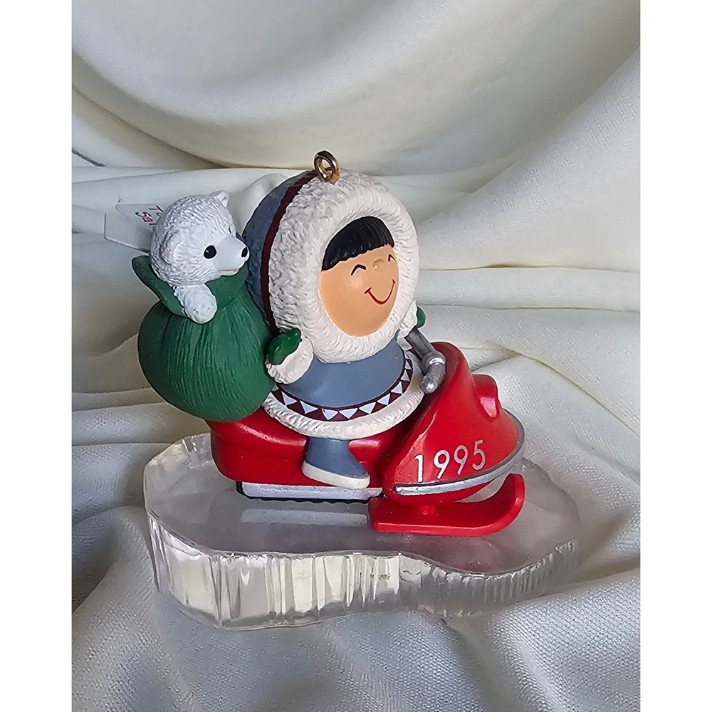 VTG 1995 Hallmark Keepsake Ornament Frosty Friends Eskimo Snowmobile Polar Bear